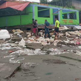Autoridades buscan soluciones ante la erosión costera en Juanchaco