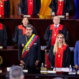 Maduro es juramentado por el Parlamento de Venezuela como presidente del país