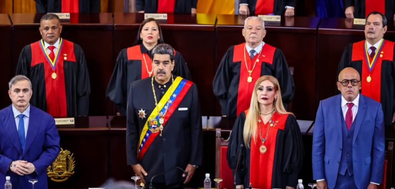 Maduro es juramentado por el Parlamento de Venezuela como presidente del país