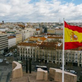 Colombianos se quedaron sin opción de residencia: España elimina la 'Golden visa'