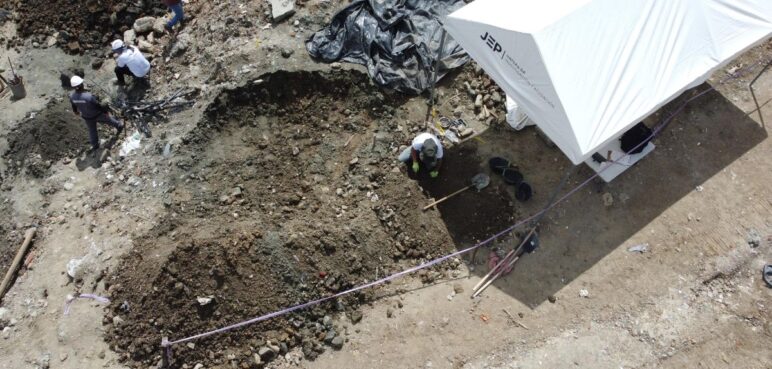 Identifican a dos víctimas halladas en La Escombrera en Medellín; desaparecieron en 2002