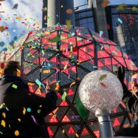 La histórica decisión sobre la esfera de Times Square que sorprende a turistas