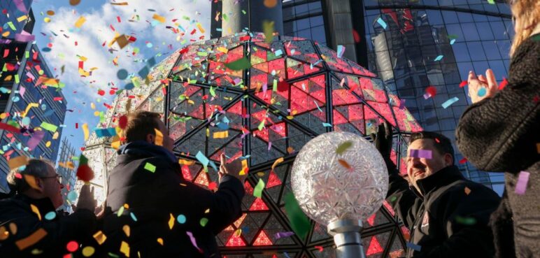 La histórica decisión sobre la esfera de Times Square que sorprende a turistas