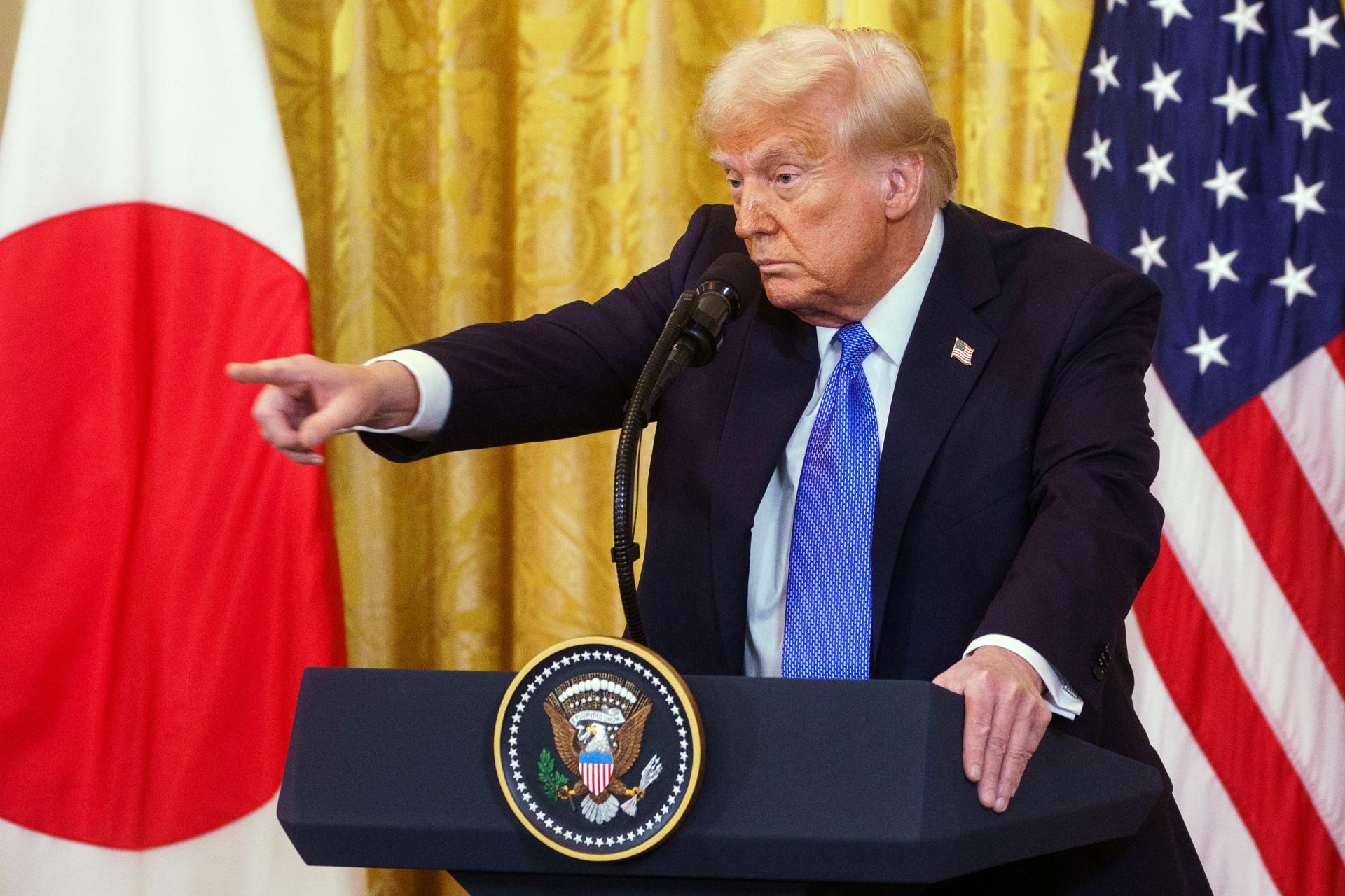 Trump dice que si Hamás no libera a los rehenes antes del sábado desatará el "infierno"