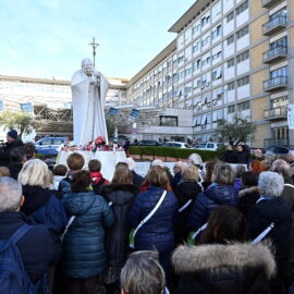 ¿Cómo avanza el estado de salud del papa Francisco?