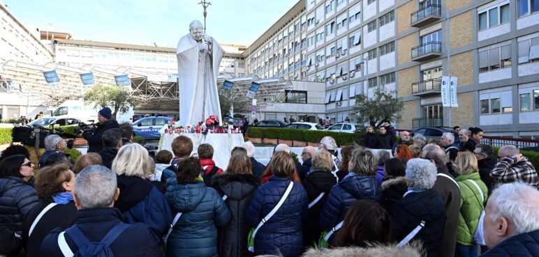 ¿Cómo avanza el estado de salud del papa Francisco?