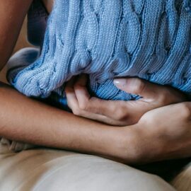 ¿Qué alimentos debe dejar de consumir si padece de cistitis? Conózcalo aquí 