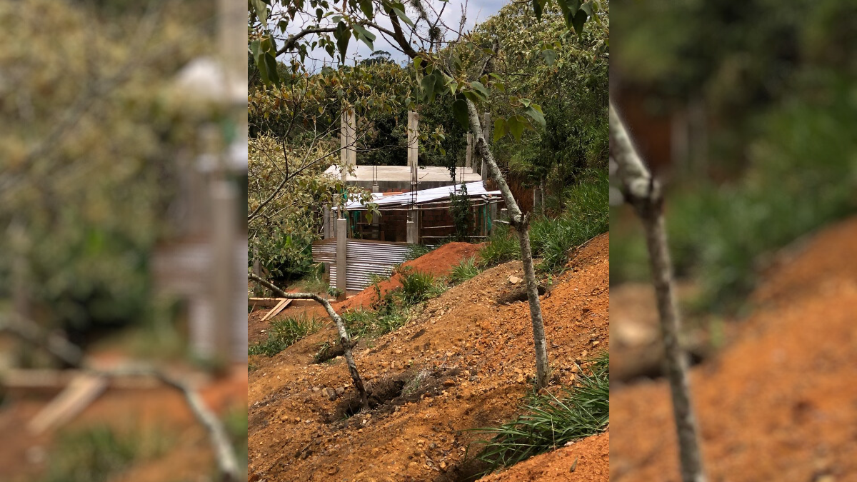 Habitantes de la zona rural de Cali preocupados por construcciones cerca de un río