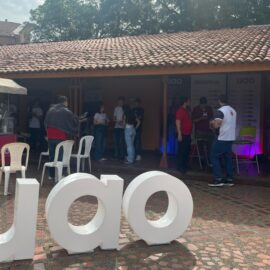 UAO realiza feria universitaria con aliado de alta acreditación