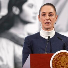 Sheinbaum consigue una pausa de un mes a los aranceles de Trump