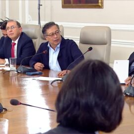 ¿Qué dicen los analistas sobre la reunión del gabinete de ministros con Gustavo Petro?
