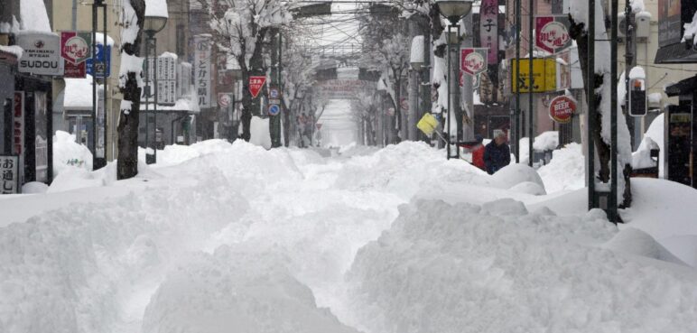 Fuertes nevadas en Japón dejan un fallecido, ¿Qué dicen las autoridades?