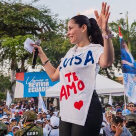 ¿Quién es Luisa González?, la correísta que compite mano a mano con Noboa en las elecciones
