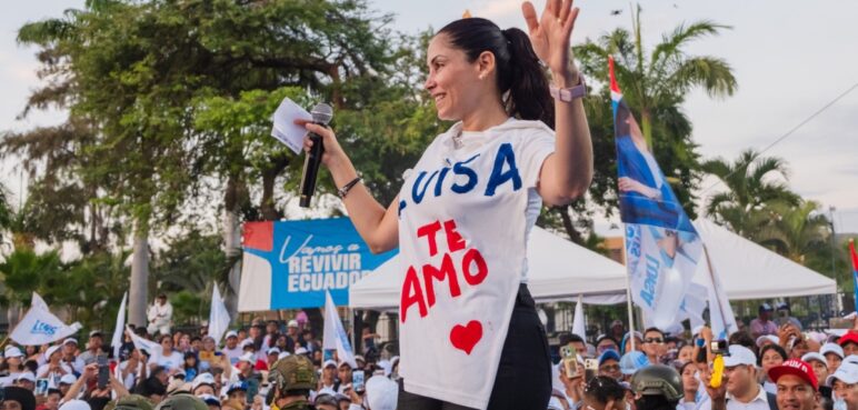 ¿Quién es Luisa González?, la correísta que compite mano a mano con Noboa en las elecciones