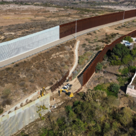 Trump retoma la construcción del muro fronterizo en Tijuana