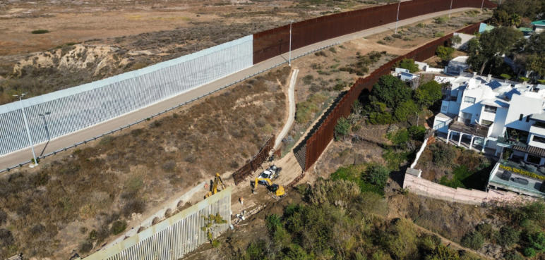 Trump retoma la construcción del muro fronterizo en Tijuana