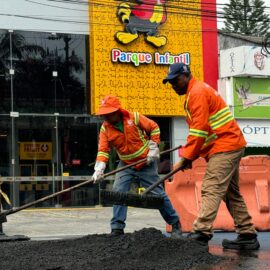 Continúa la recuperación de la malla vial en Cali: Secretaría de Infraestructura avanza en la Avenida Roosevelt