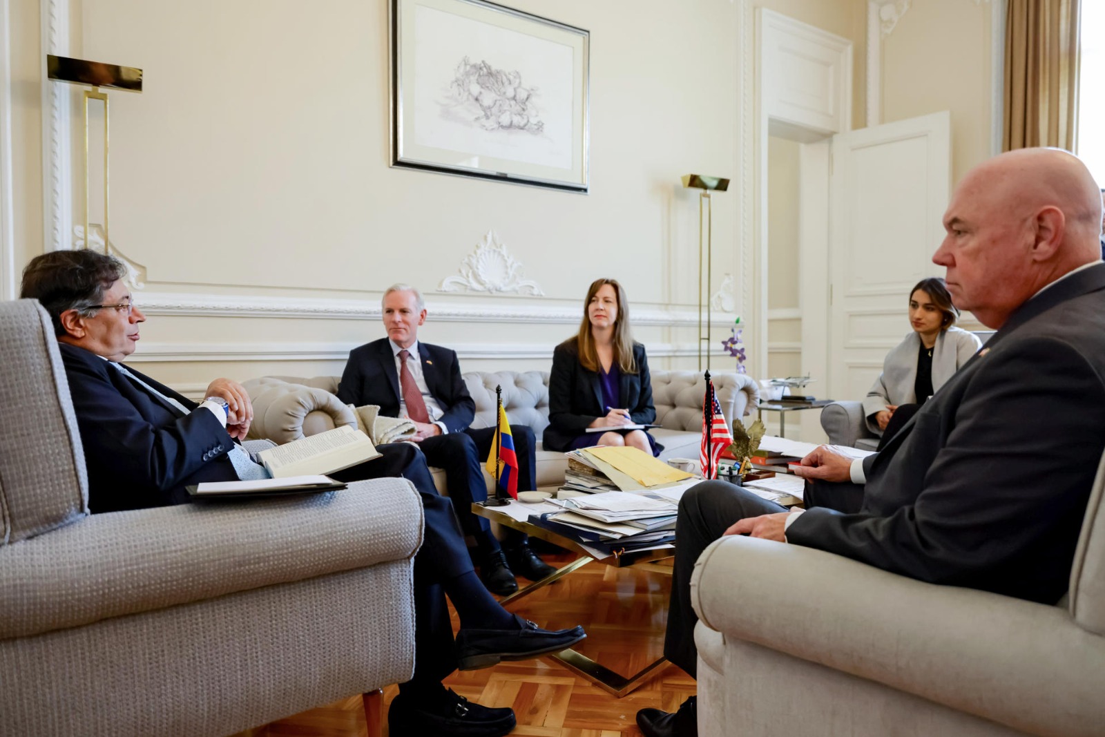 Petro se reúne con funcionarios de EE.UU. por primera vez después de la crisis