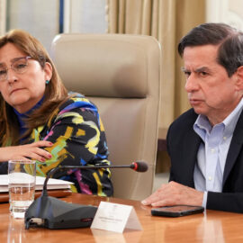 Un caótico Consejo de Ministros televisado refleja las fracturas del Gobierno de Petro