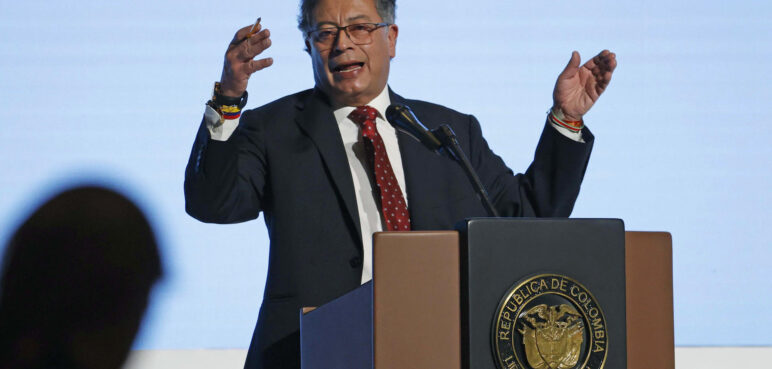 Duque y Barbosa abandonaron un evento al inicio del discurso de Petro