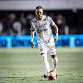 Video: Así fue el gol olímpico de Neymar con Santos, ¿cuántas anotaciones lleva?