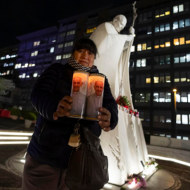 El papa Francisco enfrenta una neumonía bilateral: su estado sigue siendo "complejo"