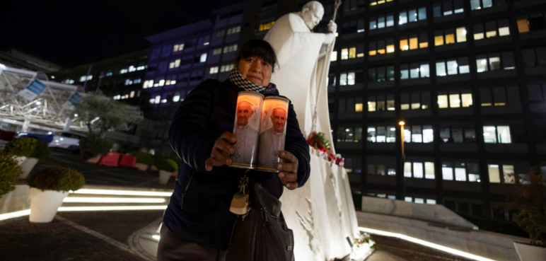 El papa Francisco enfrenta una neumonía bilateral: su estado sigue siendo "complejo"
