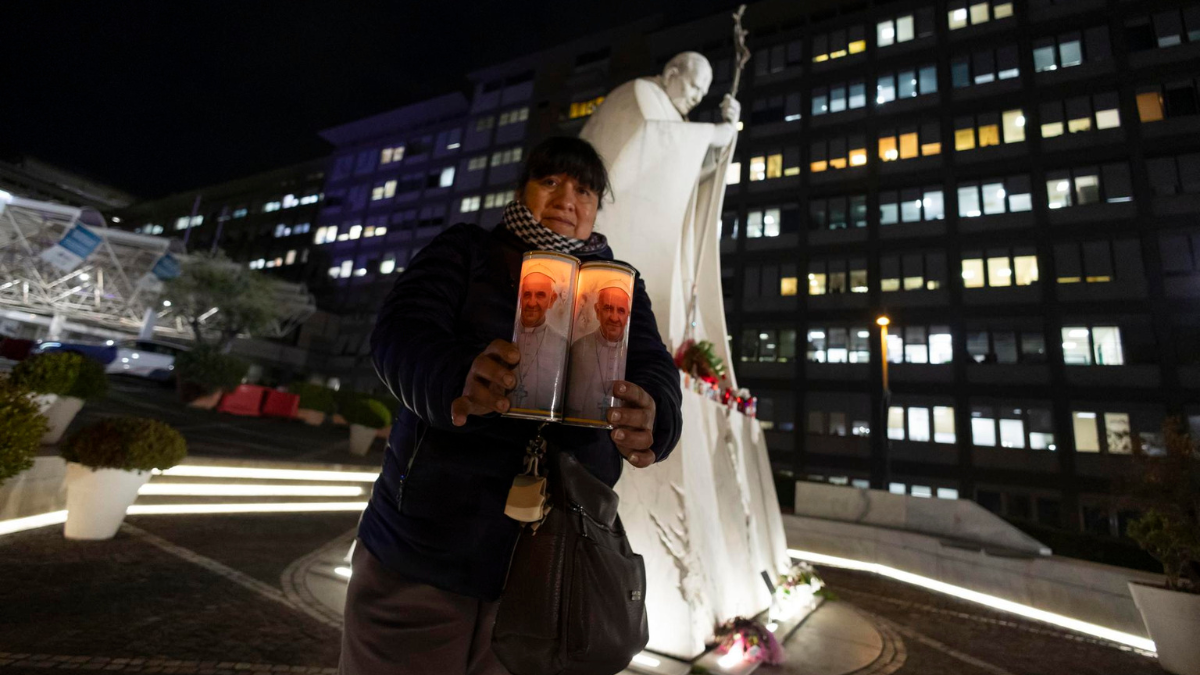 ¿Qué es una neumonía bilateral? la enfermedad que padece el papa Francisco