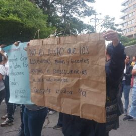 Se registra protesta de estudiantes de la zona rural de Cali; exigen mejores condiciones de transporte
