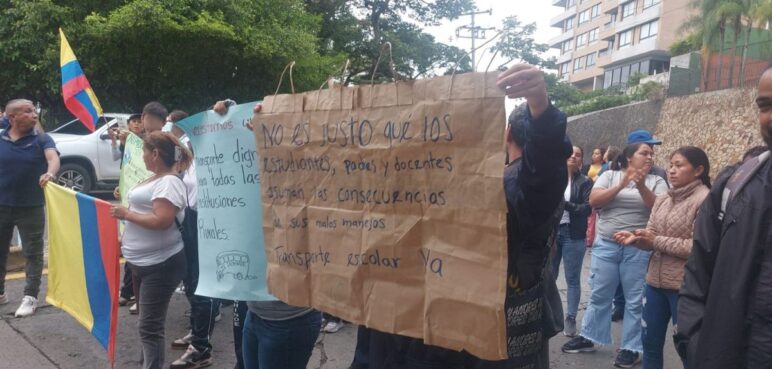 Se registra protesta de estudiantes de la zona rural de Cali; exigen mejores condiciones de transporte