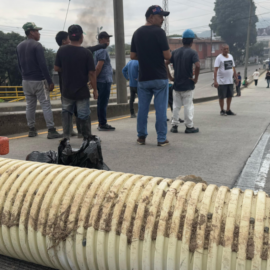 Vecinos de Belén bloquean vías por obras inconclusas y riesgos en la temporada de lluvias