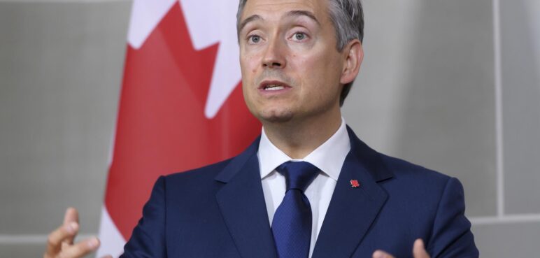 Canadá impone nuevos aranceles a productos de EE.UU. en respuesta a las tarifas de Trump