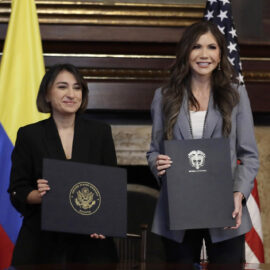 Colombia y EE.UU. anuncian una cooperación para fortalecer el control migratorio
