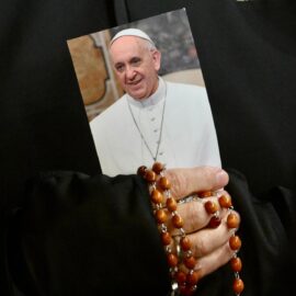 En vivo: así transcurre el funeral del papa Francisco; miles de fieles se despiden