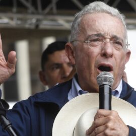 ¡Atención! Álvaro Uribe sería condenado a 12 años de prisión domiciliaria