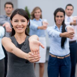 ¿Cada cuánto debe hacer una pausa activa? Experto da claves para mejorar el bienestar
