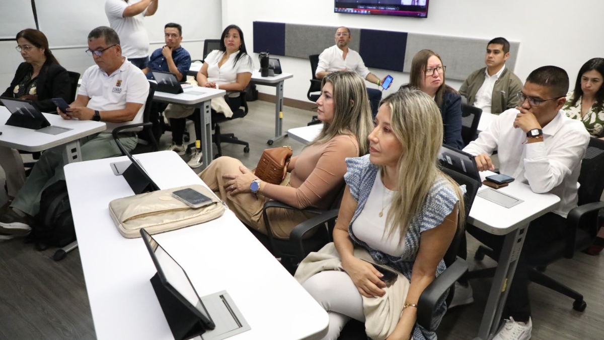 Educación híbrida en la UAO busca expandirse en toda la región
