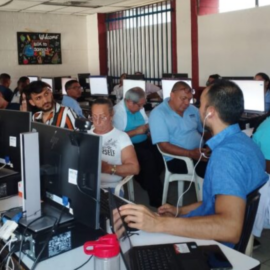 UAO capacita a docentes de colegios en el uso de Inteligencia Artificial generativa
