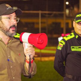 “Debe ir acompañada de inversión social”: discusión sobre toque de queda para menores