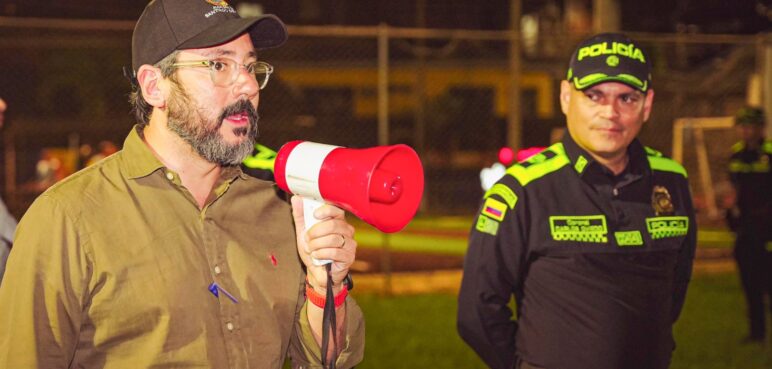 “Debe ir acompañada de inversión social”: discusión sobre toque de queda para menores