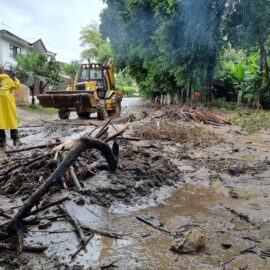 Basura e invasiones en laderas agravan inundaciones en Cali