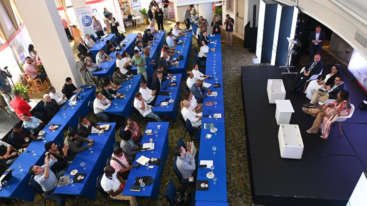 Innovación educativa en la UAO: nueva acreditación y plan estratégico