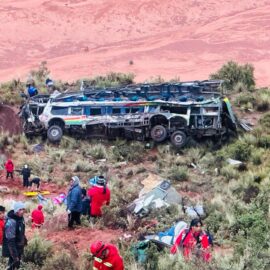 Accidente vial en Bolivia deja al menos 31 fallecidos