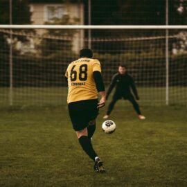 Estas son algunas de las increíbles reglas del fútbol en los penales