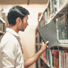 Últimos Destellos: Conozca esta obra literaria caleña