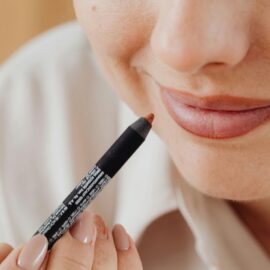 ¿Qué es el 'lip combo' y cómo puede ayudarte a verte más radiante?