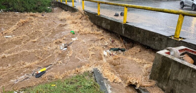 Continúa emergencia por lluvias en Cali: estos son los circuitos de energía afectados