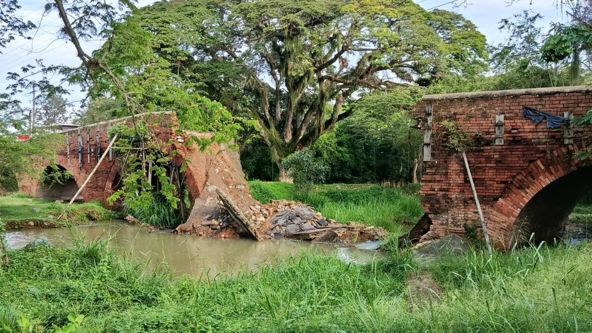 Histórico puente de Calicanto colapsa por completo en Caloto, Cauca