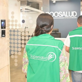 Usuarios de Nueva EPS en Cali levantaron plantón tras mediación de la Supersalud