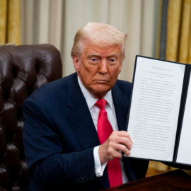 Trump anuncia suspensión temporal de aranceles a México y Canadá